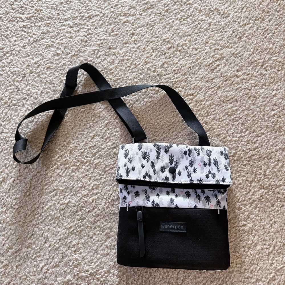 Sherpani Monochrome Tree Pattern Crossbody